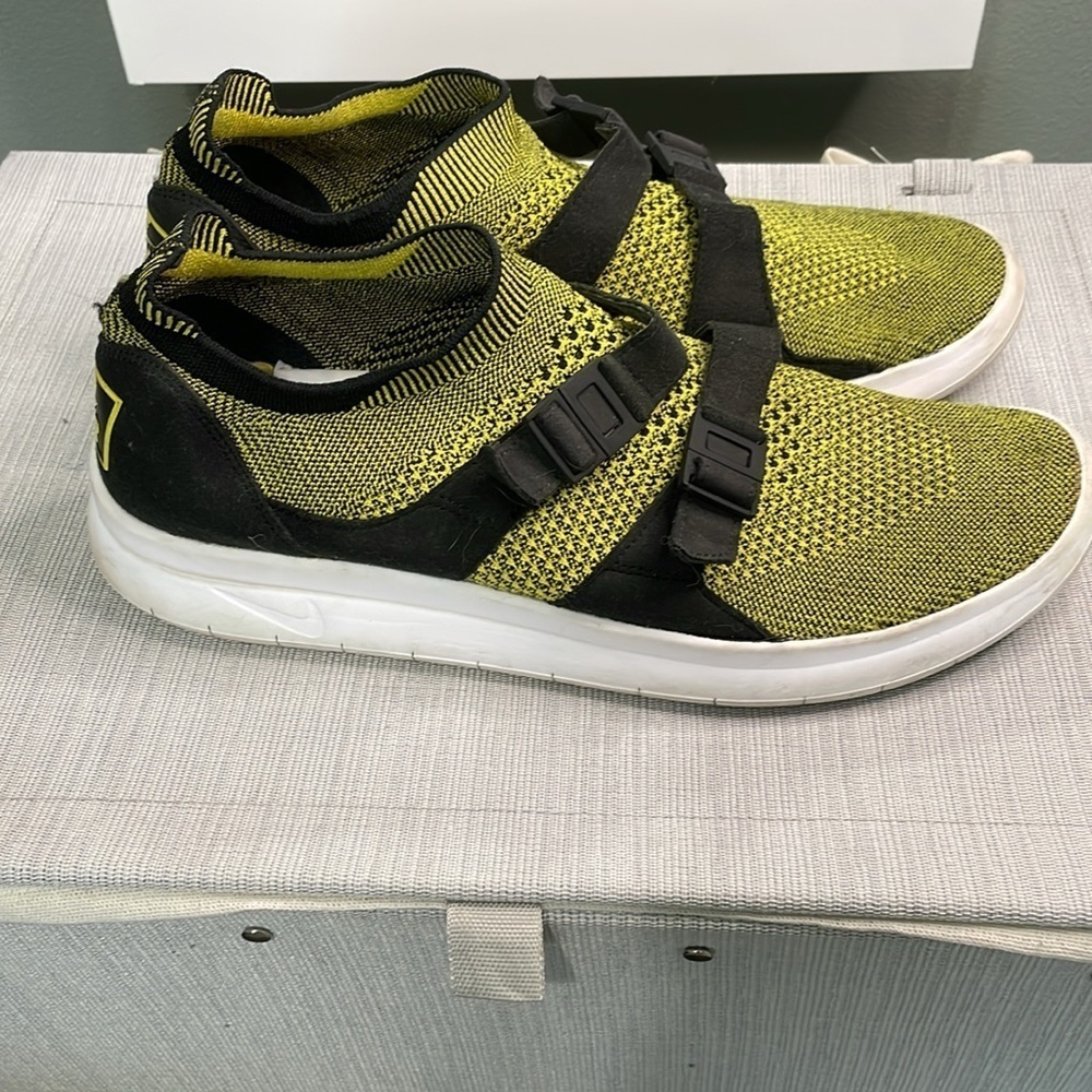 Nike Men's Air Sockracer Flyknit Running Shoes Size 10.5 Yellow Strike - Picture 4 of 9